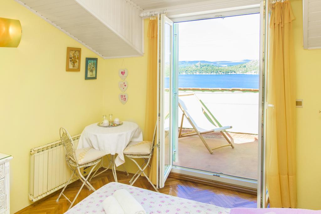 Moonshine Apartment With Magnificent View 시베니크 외부 사진