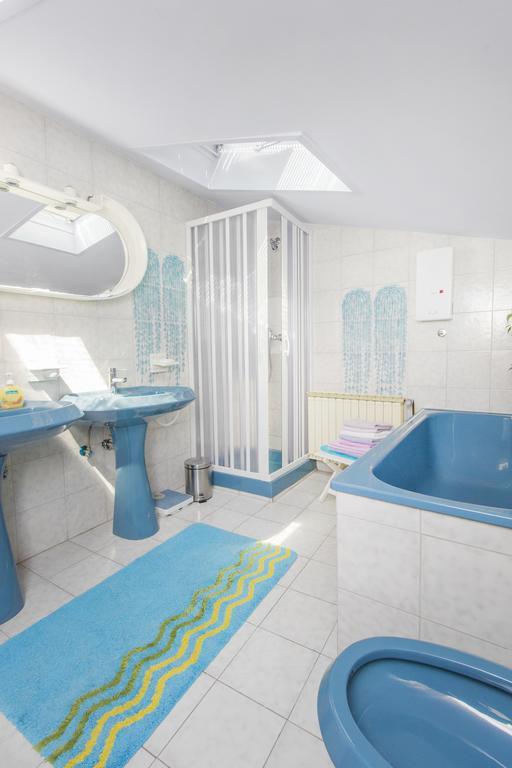 Moonshine Apartment With Magnificent View 시베니크 외부 사진