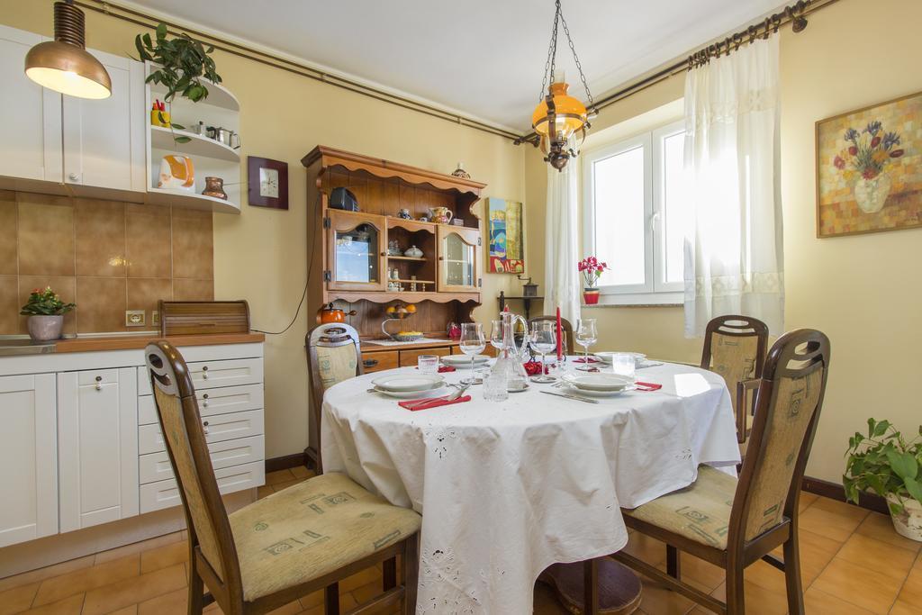 Moonshine Apartment With Magnificent View 시베니크 외부 사진