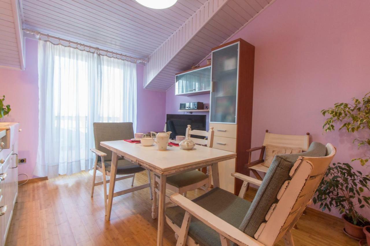 Moonshine Apartment With Magnificent View 시베니크 외부 사진