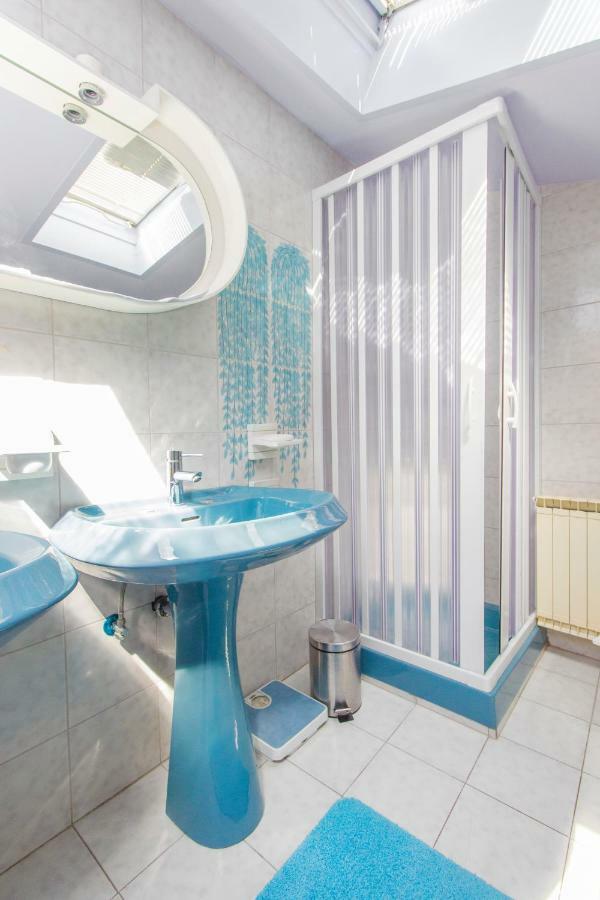 Moonshine Apartment With Magnificent View 시베니크 외부 사진